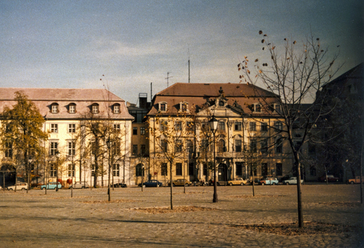 Vorschaubild Domplatz (Foto 1986), seit 1991 Sitz des Landtages